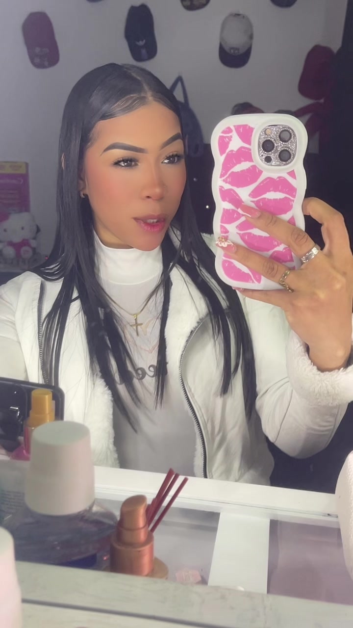 @Stefany Bella
