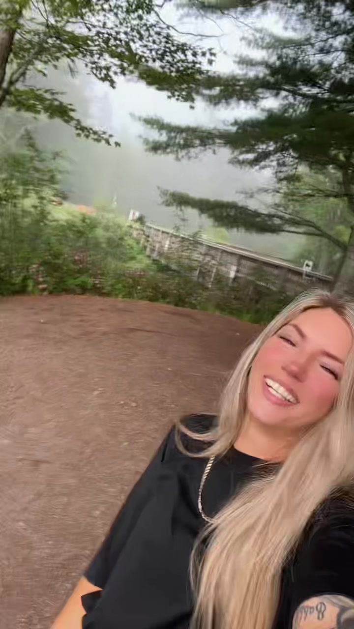 @cryssleb_