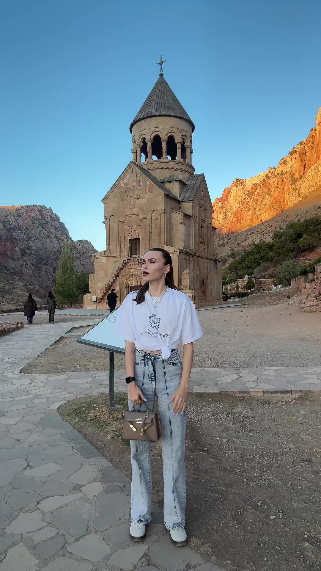 @Lara🦋