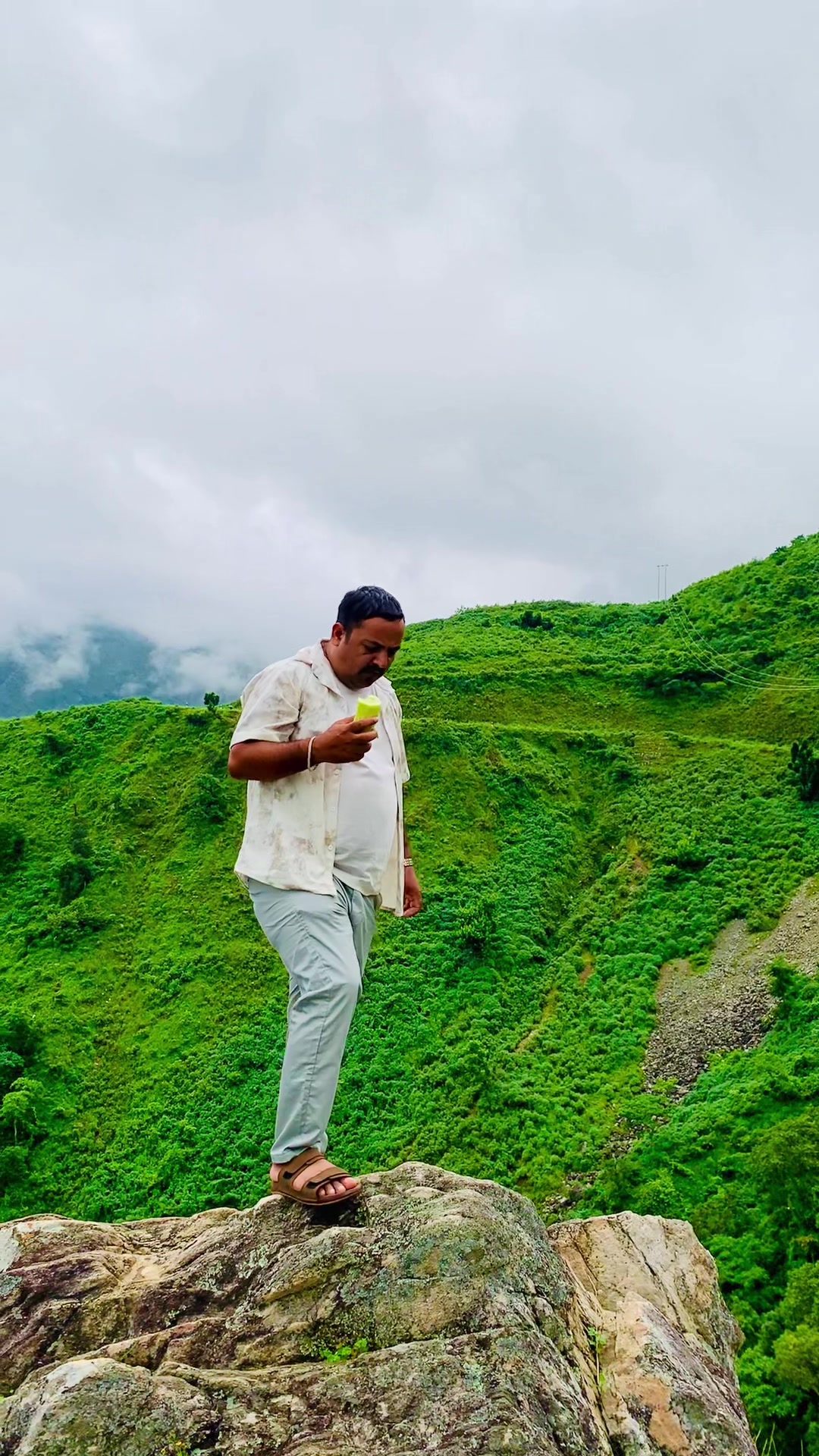 @प्रेम💔भिक्छु