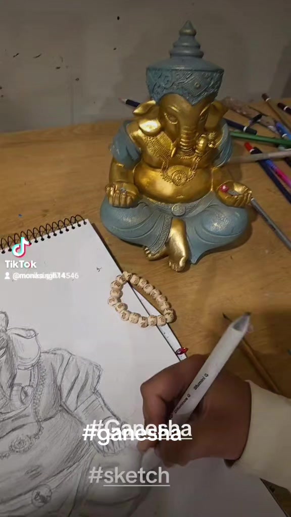 @Monika Gill Artist