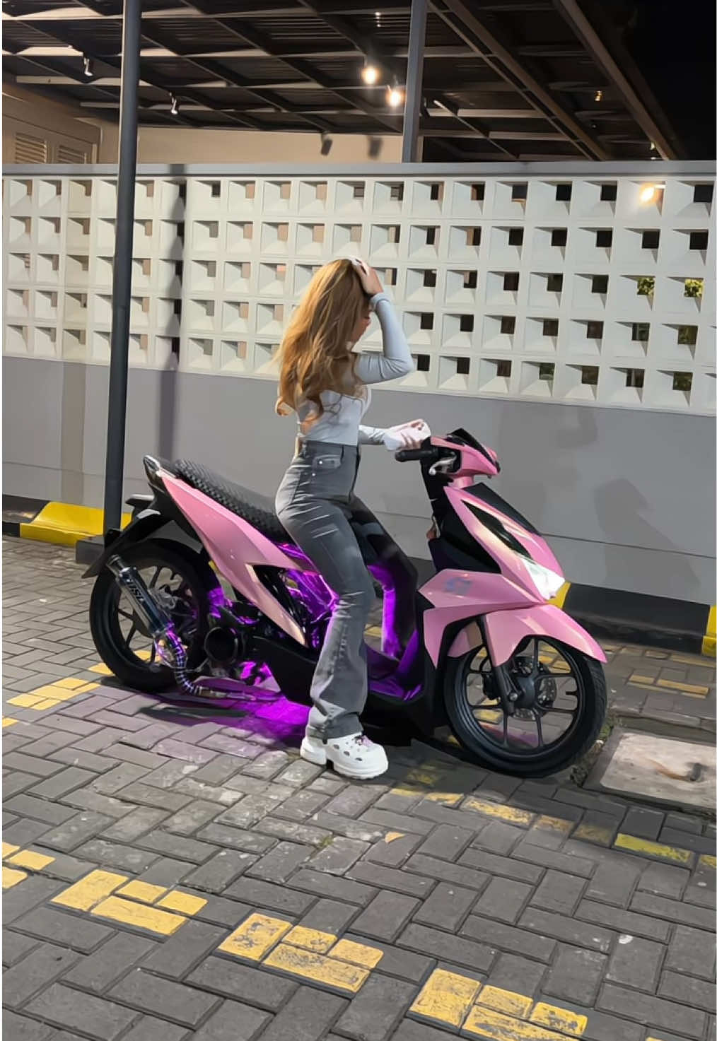 @𝔞 𝔠 𝔥 𝔞 𝔞
