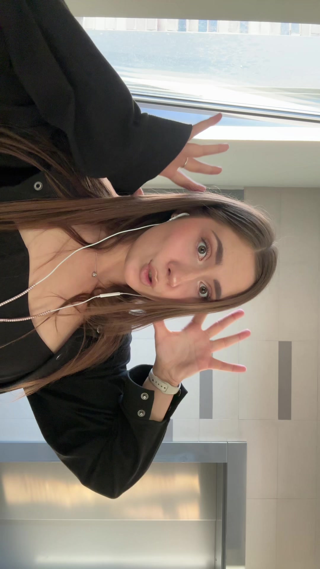 @мила