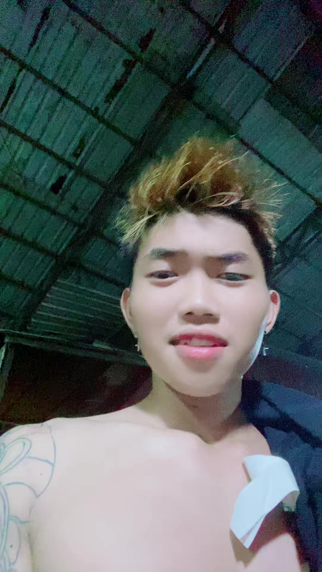 @Ot mean ngai sad✌🏻😂