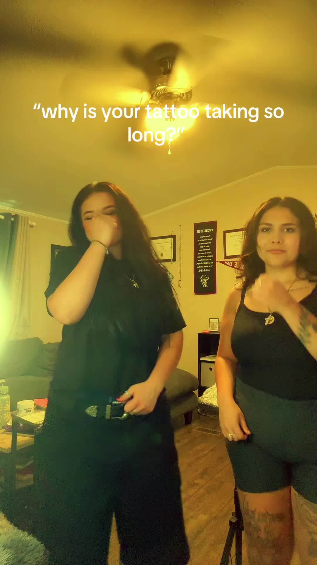 @mía