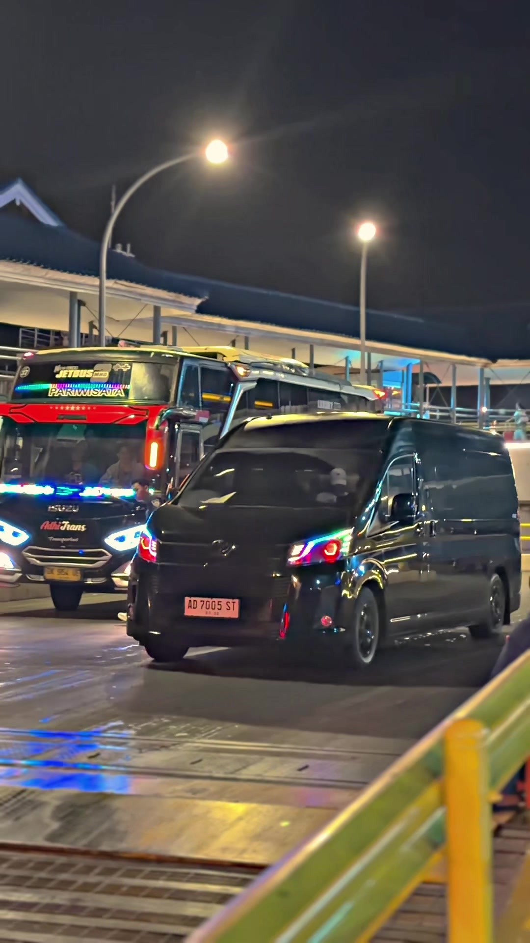 @SEWA HIACE SOLO RAYA