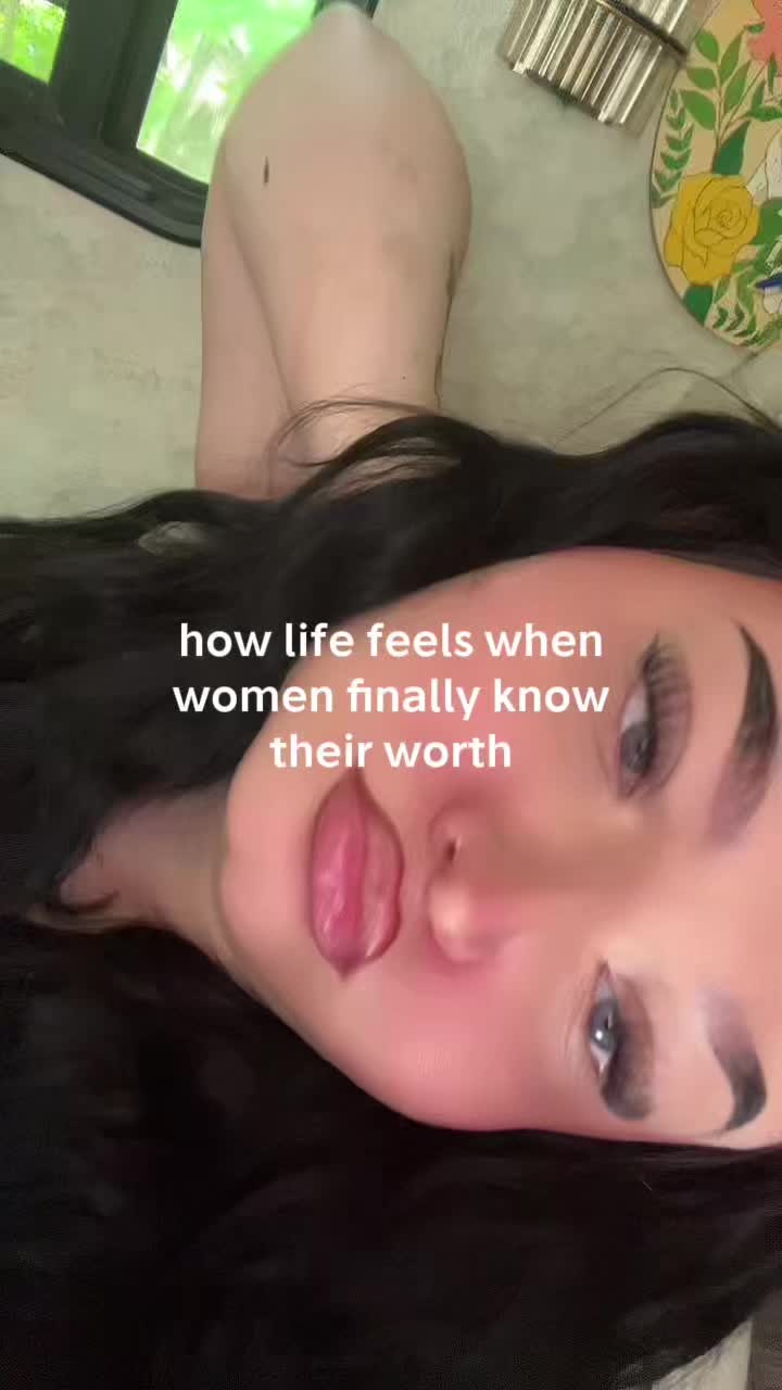 @kayleesalwayswright
