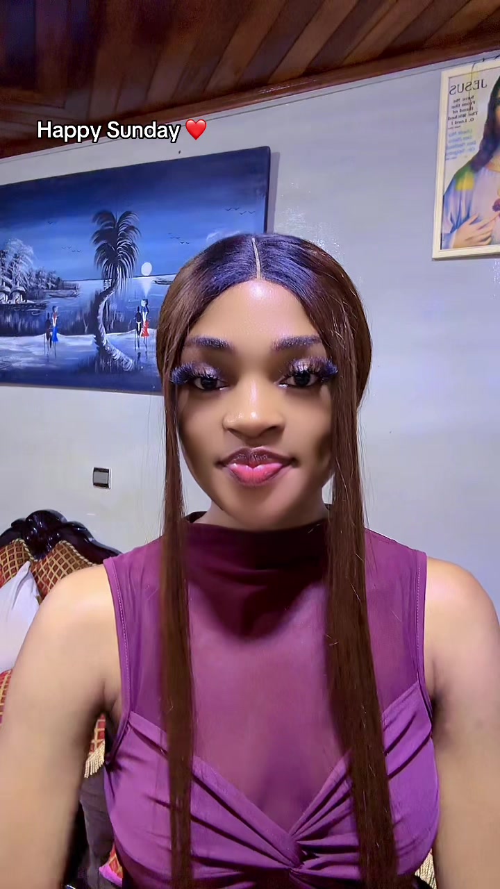 @𝓜𝓸𝓷𝓽𝓲 𝓢𝓹𝓪𝓻𝓴𝓵𝓮𝓼✨💅