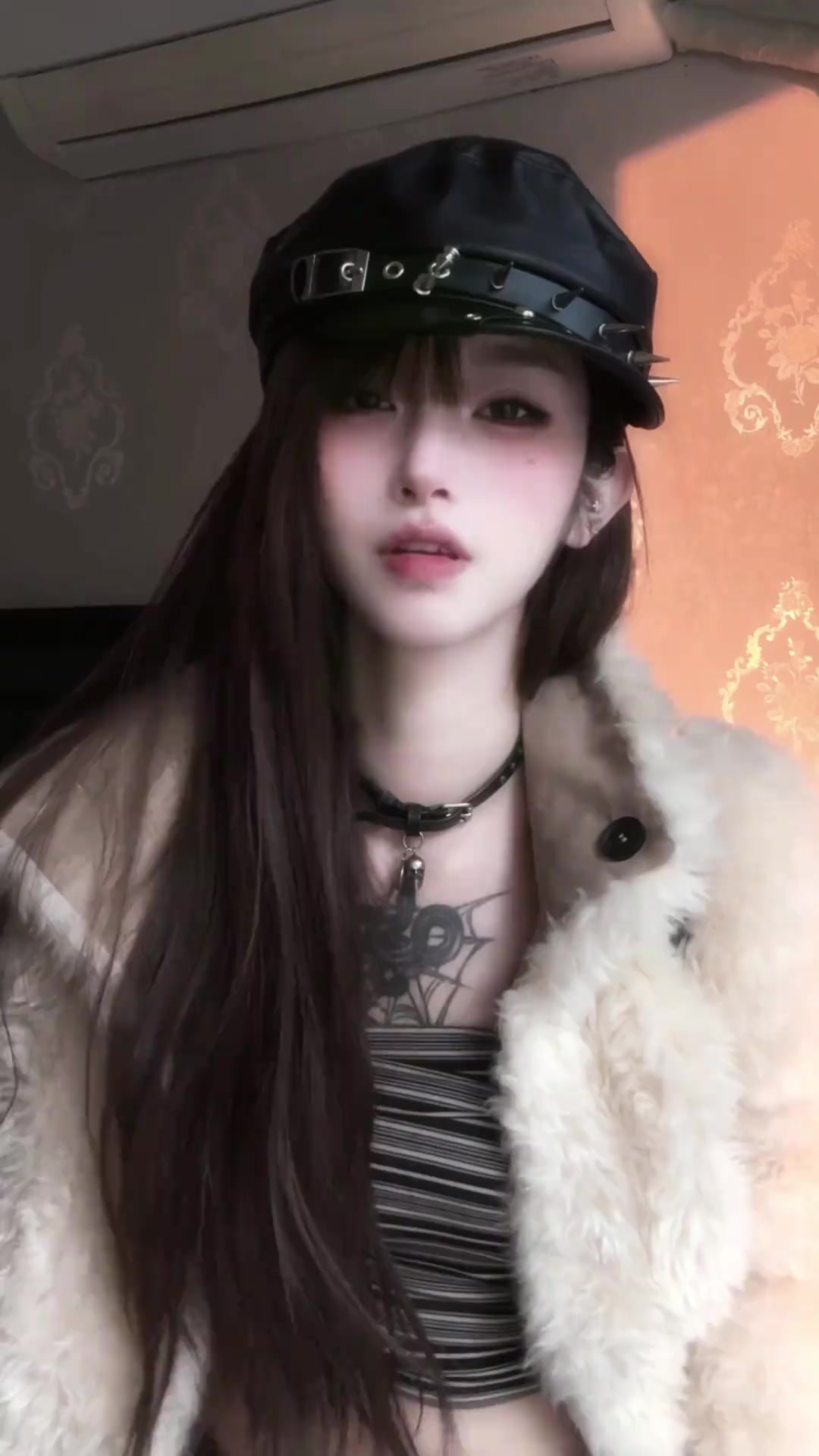 @KM