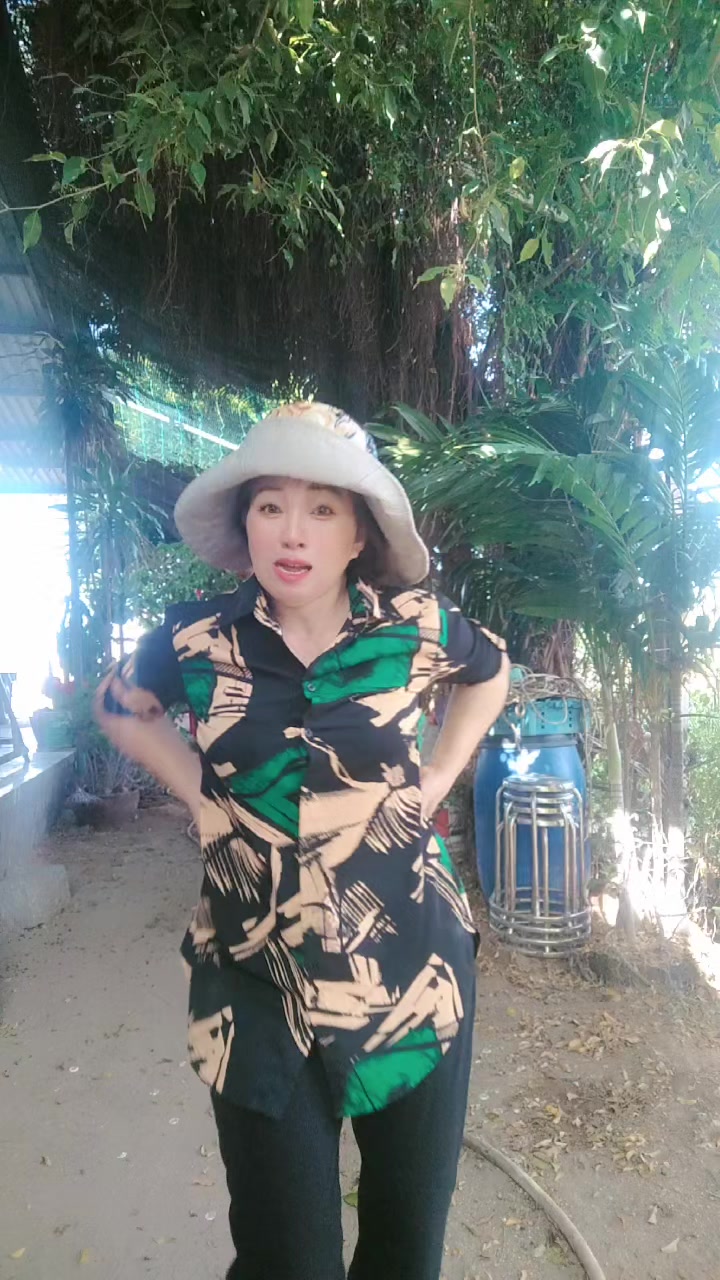 @🆚CÔ HAI NINH THUẬN