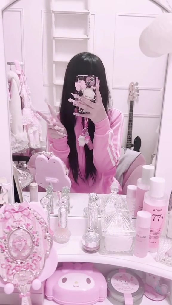 @ポメもちゃ〜ᶻ 𝗓 𐰁 · .