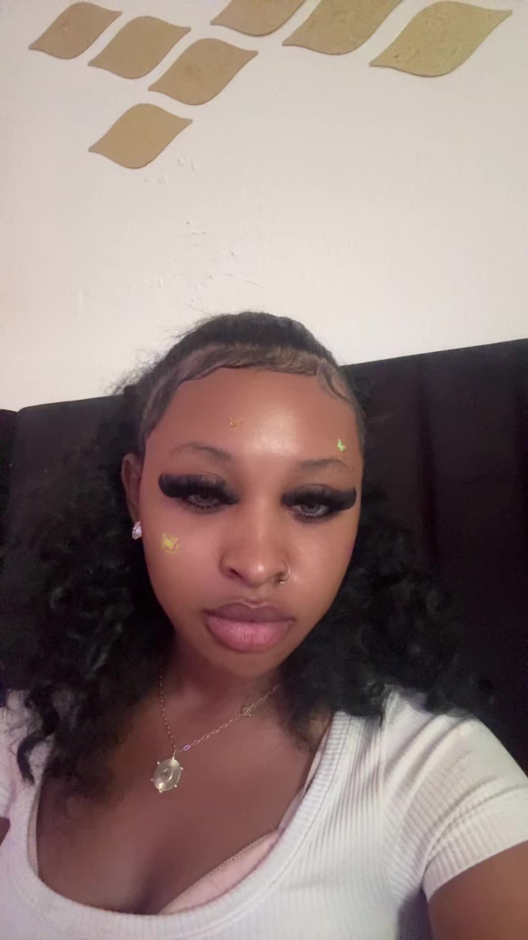 @chyneezy