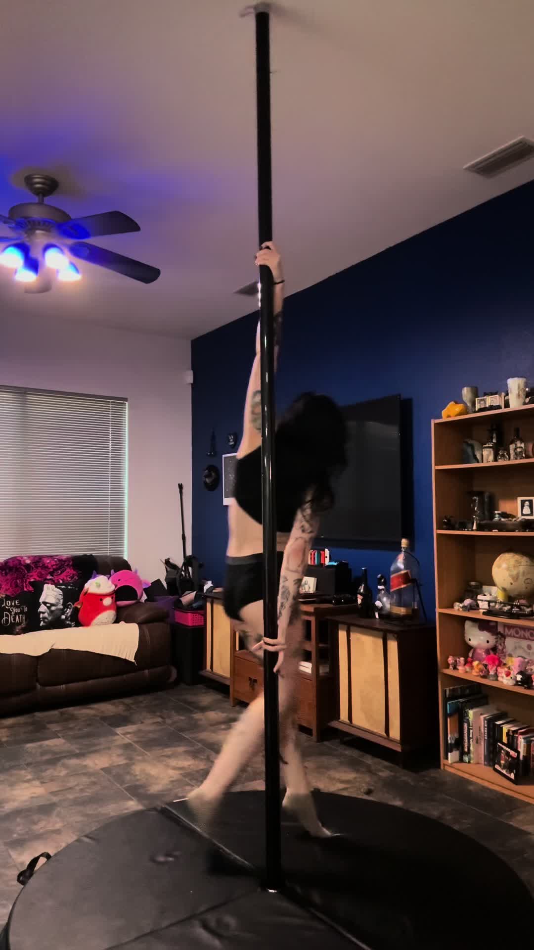 @Kobra🌛🦇