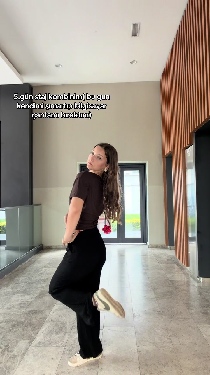 @Nazliibiber