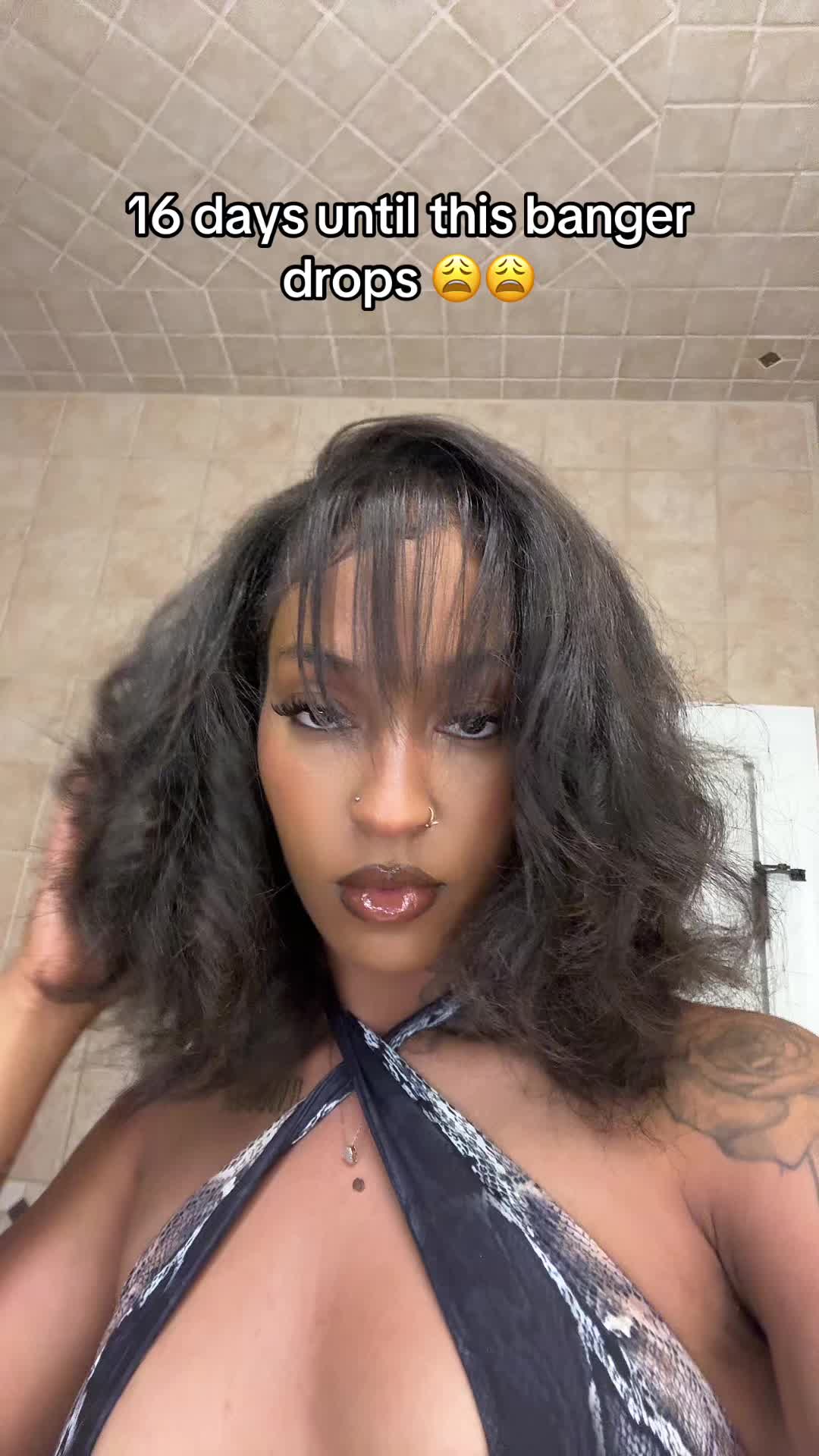 @QUI