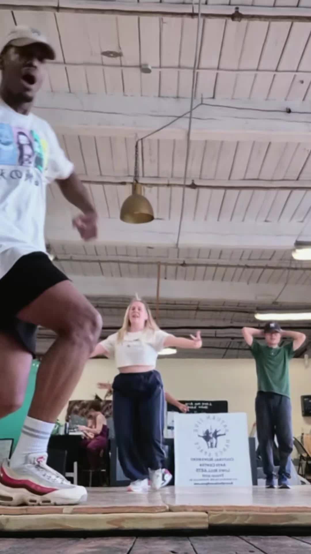 @Dancemachine