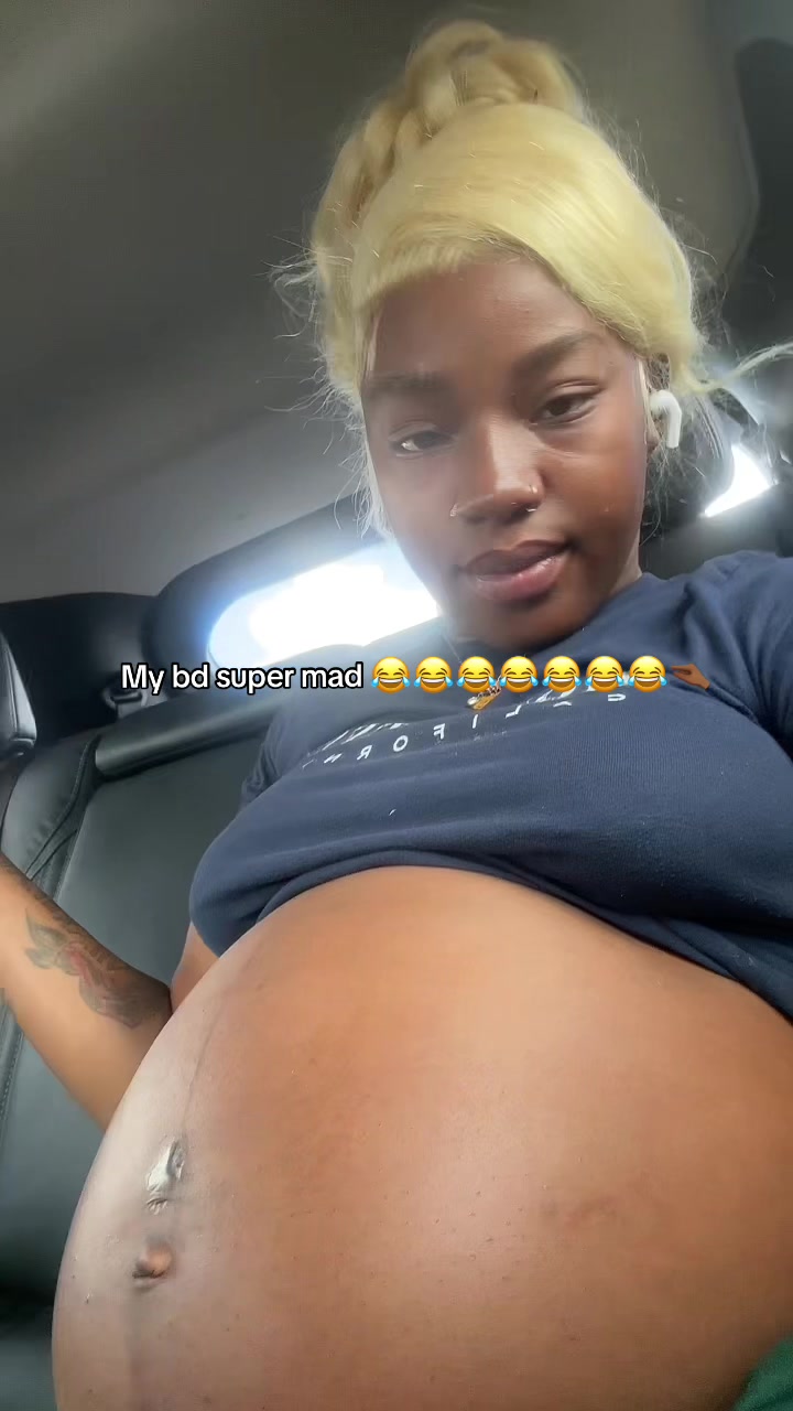 @MAYERAWAXX :)👅