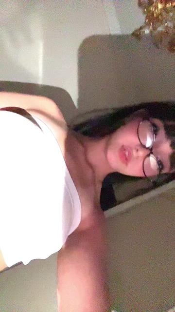 @🐚