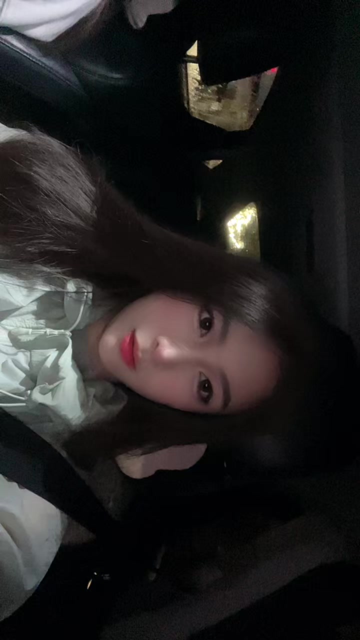 @Phượng th&iacute;ch ngắm m&acirc;y
