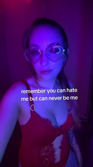 @Squishyybunnyy