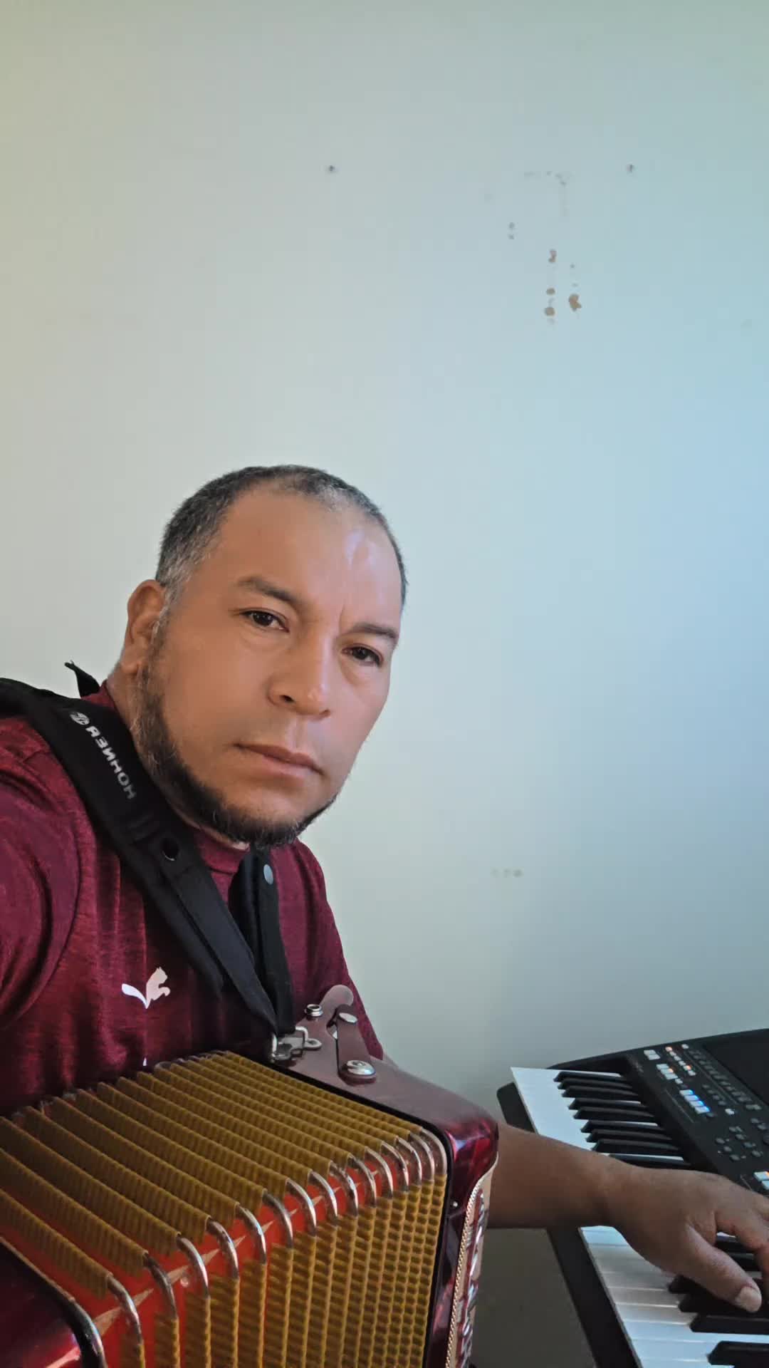 @🎹. J. Q. RUMBERA,🎸🇪🇨🐎🦍🍷