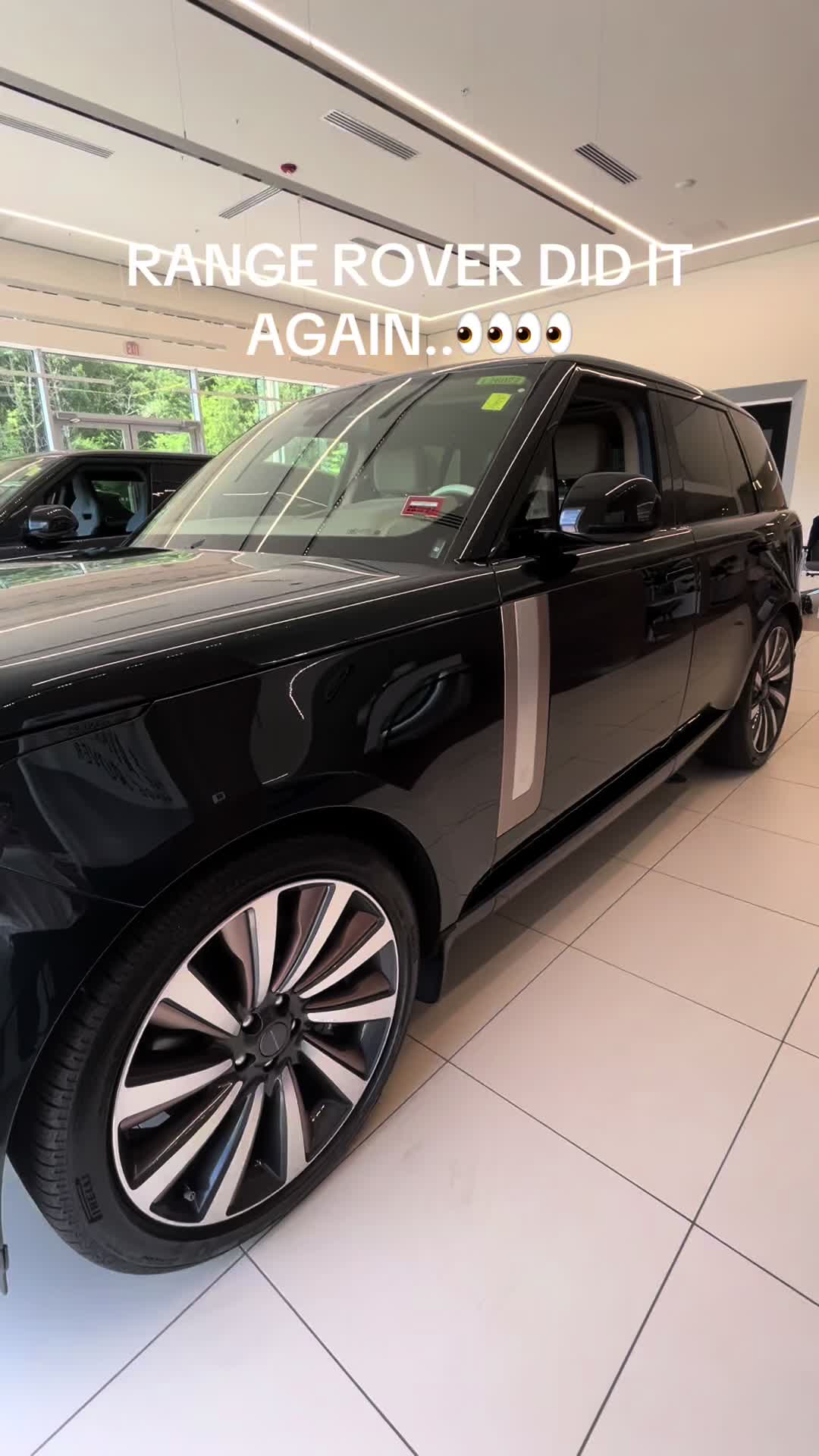 @SarahSellsLuxury