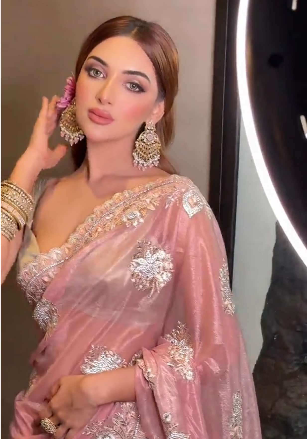 @Avish_umayangi555