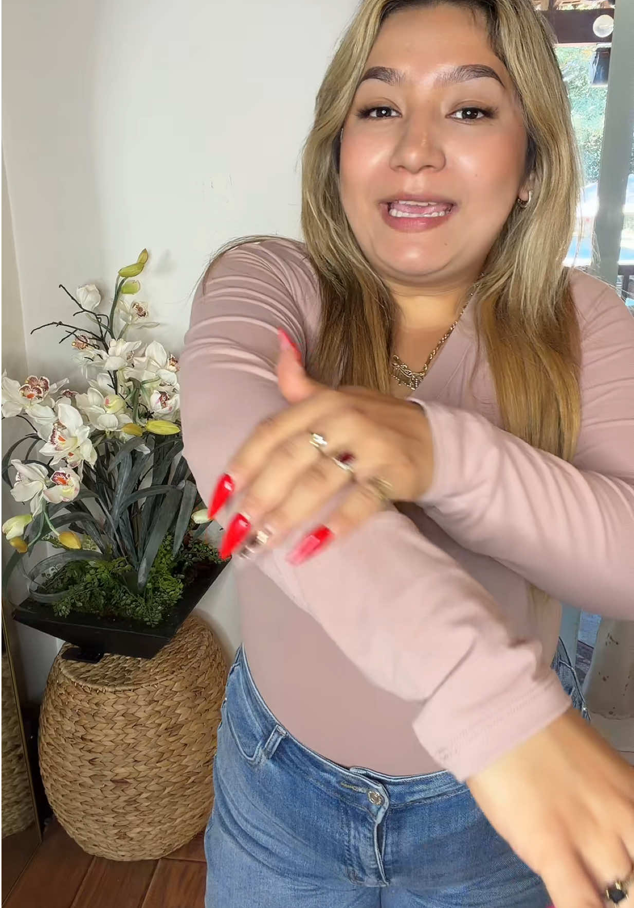 @lupithazzepeda