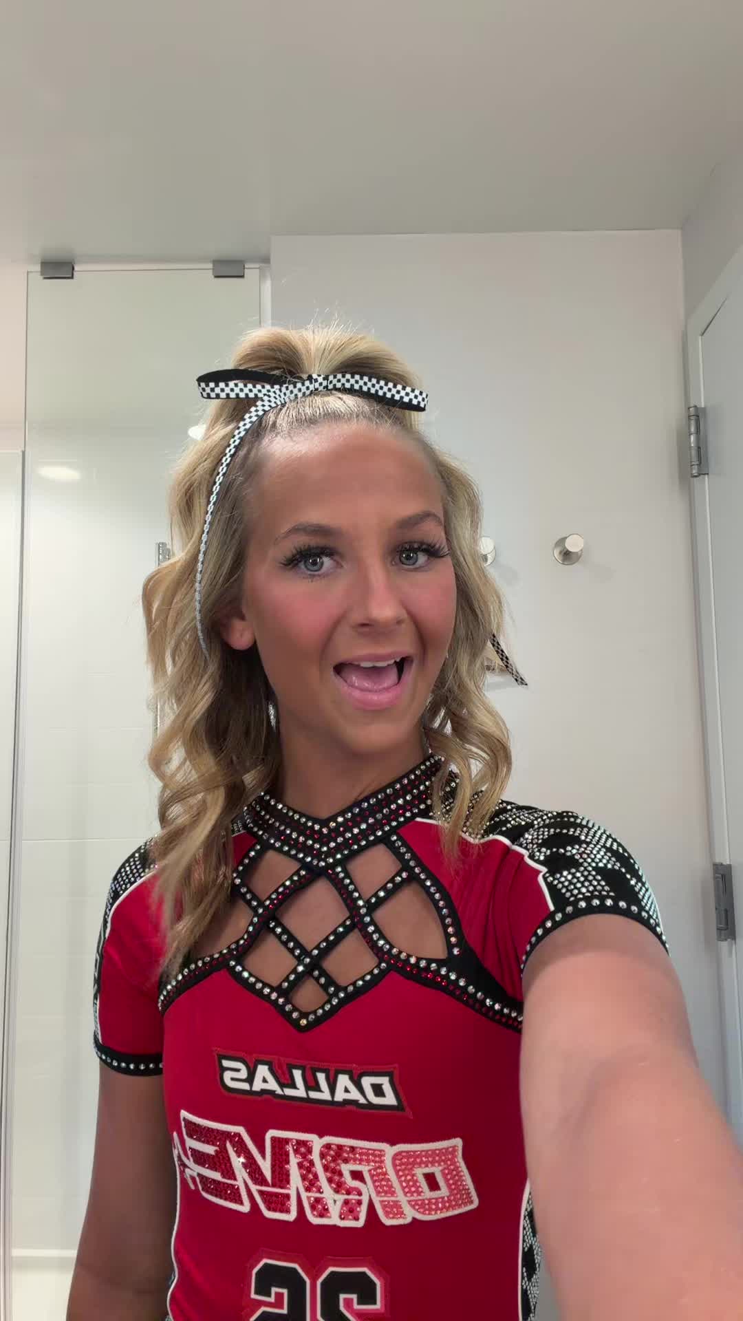 @halliegreen_