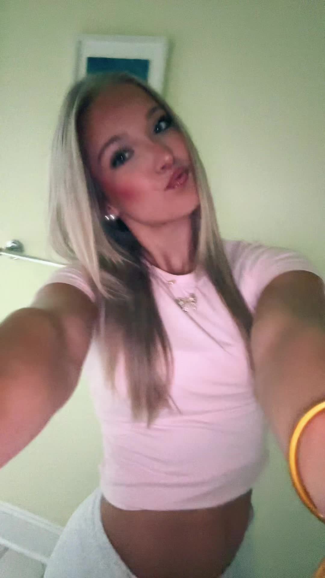 @Lily king
