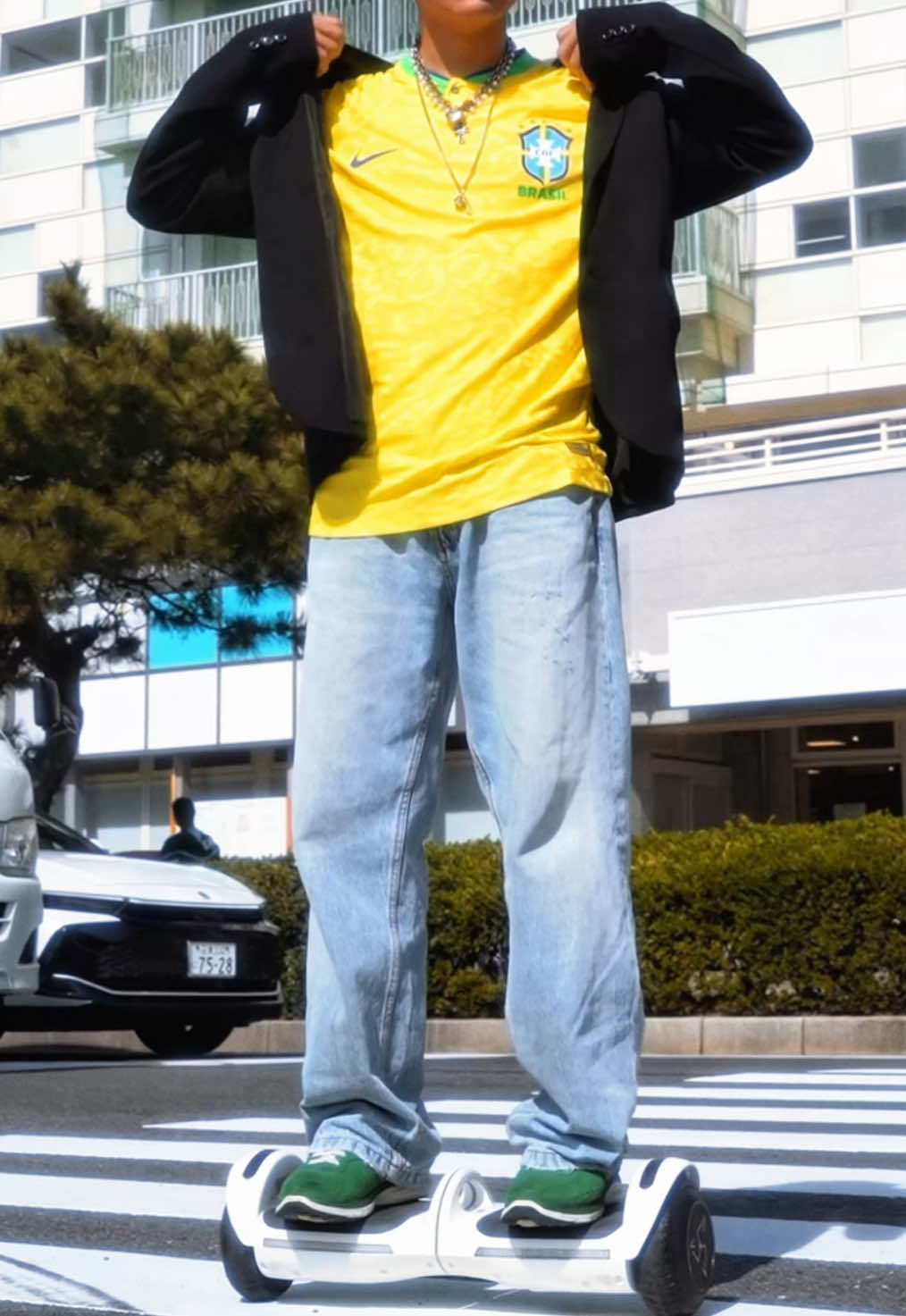 @るい