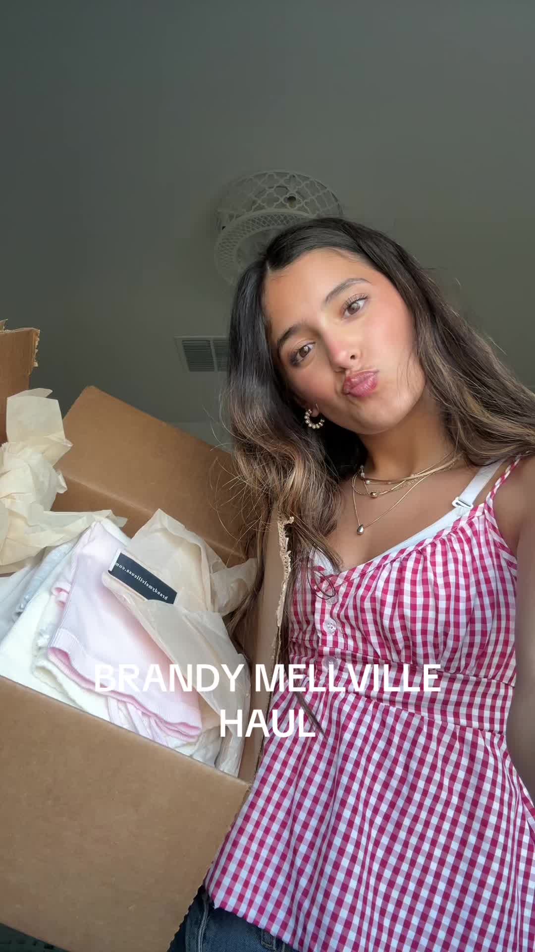 @miaviannee