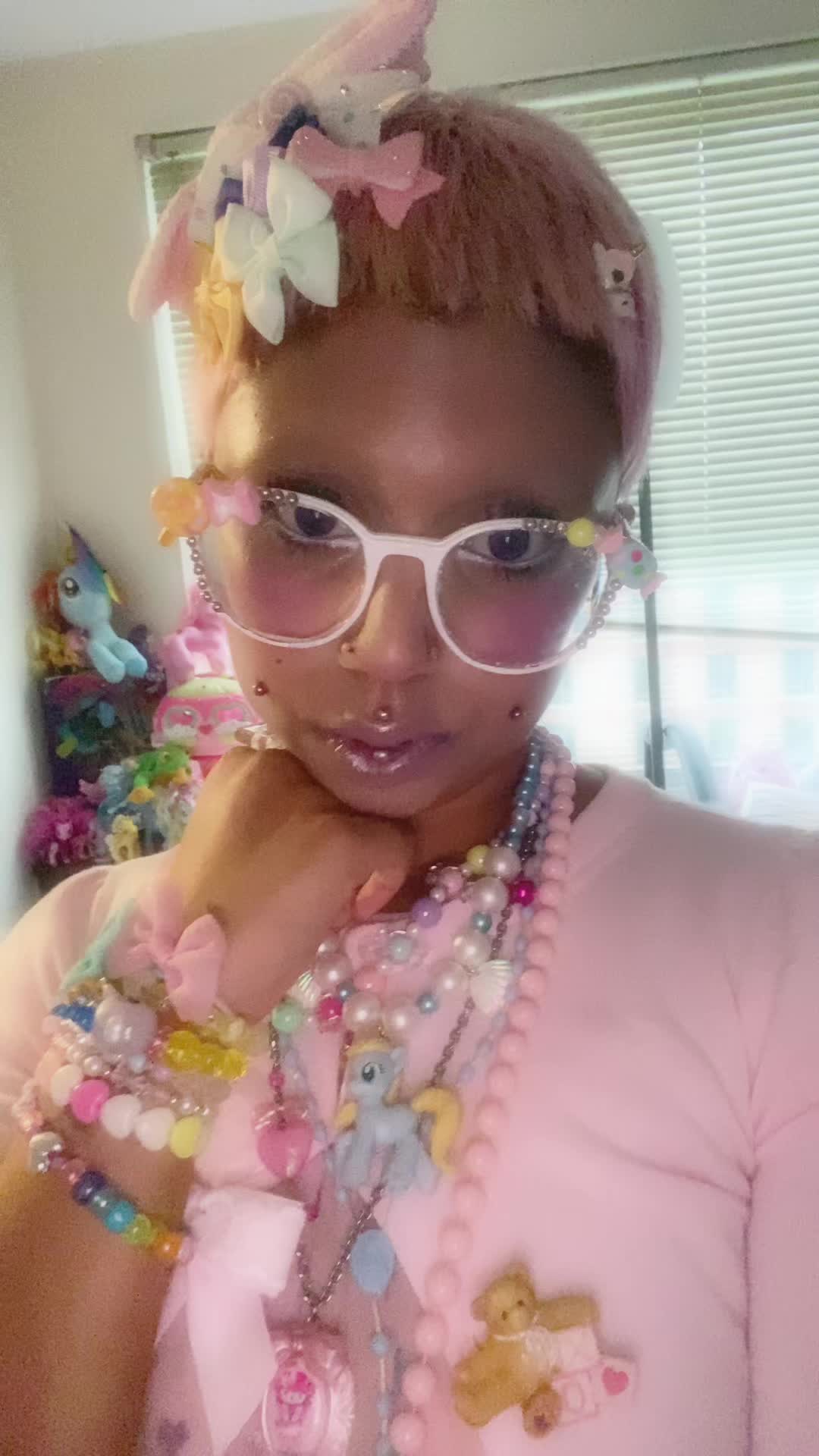 @frillmouse