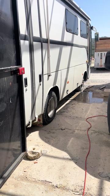 @&ouml;ZAY KARAVAN