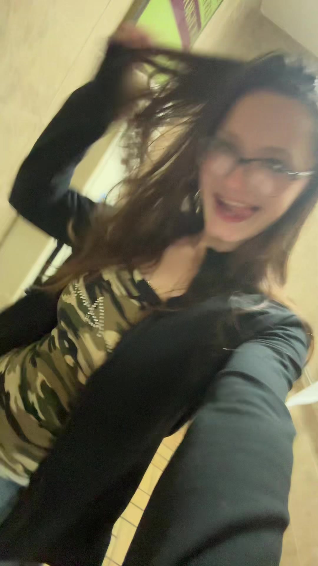 @junebuggg😻