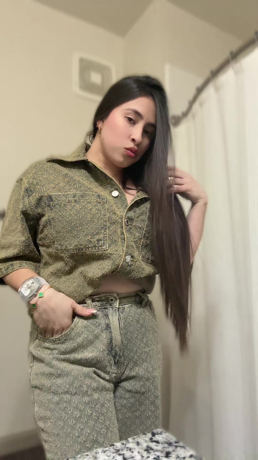 @Lore🌻