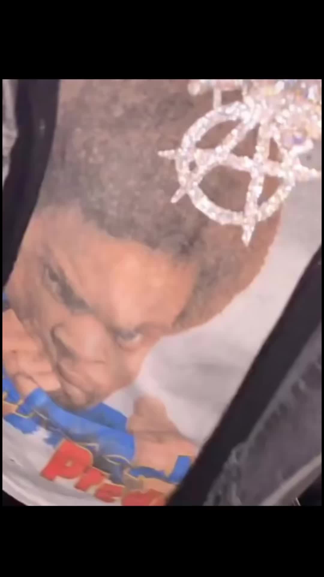 @𐕣