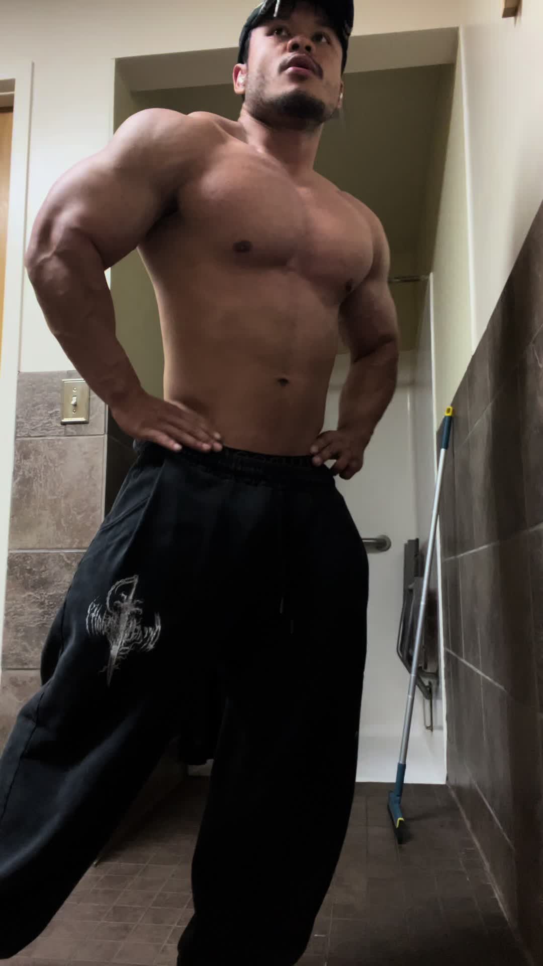 @Extralarge24