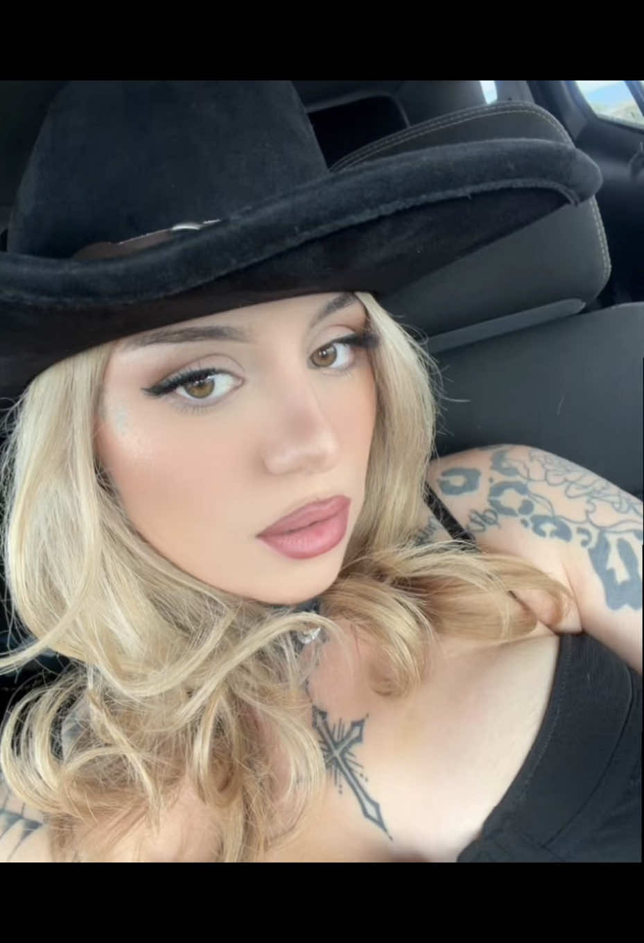 @nadineatilano