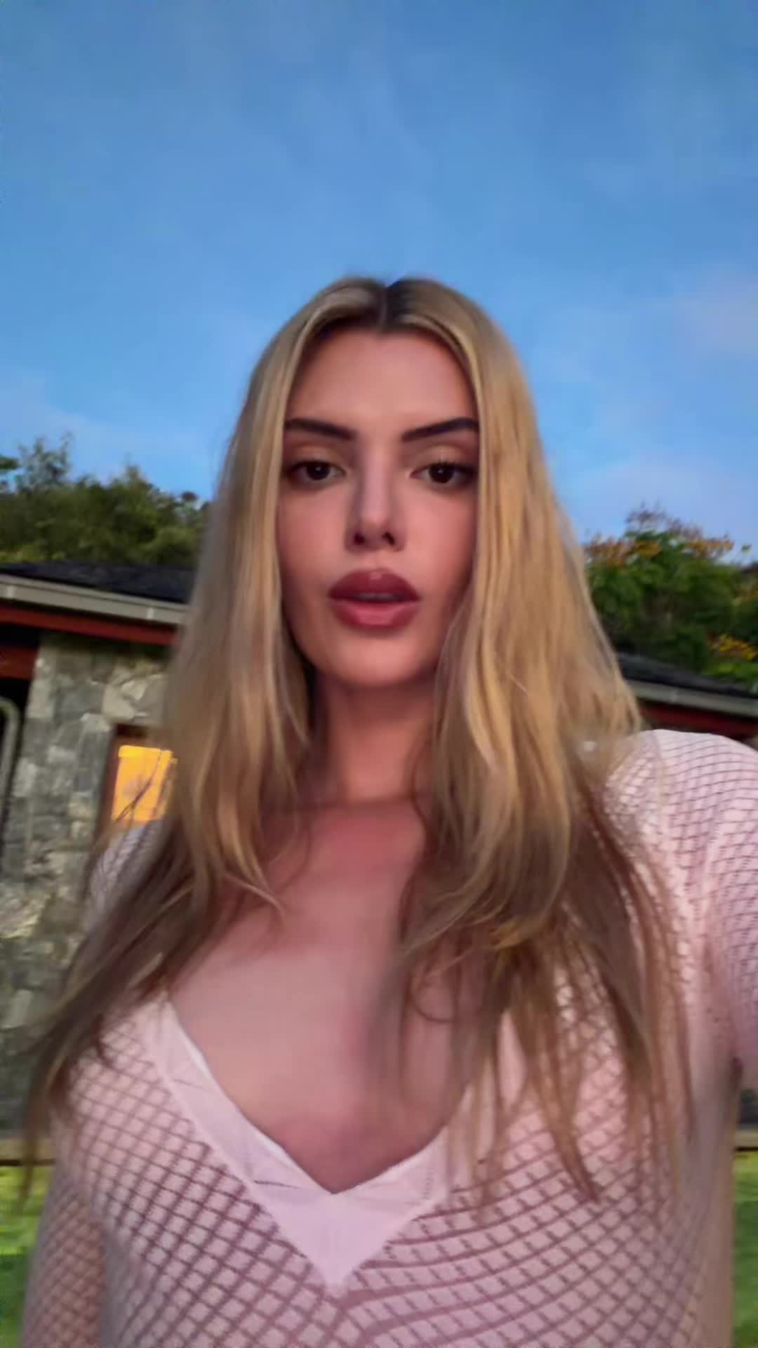 @Alissa Violet