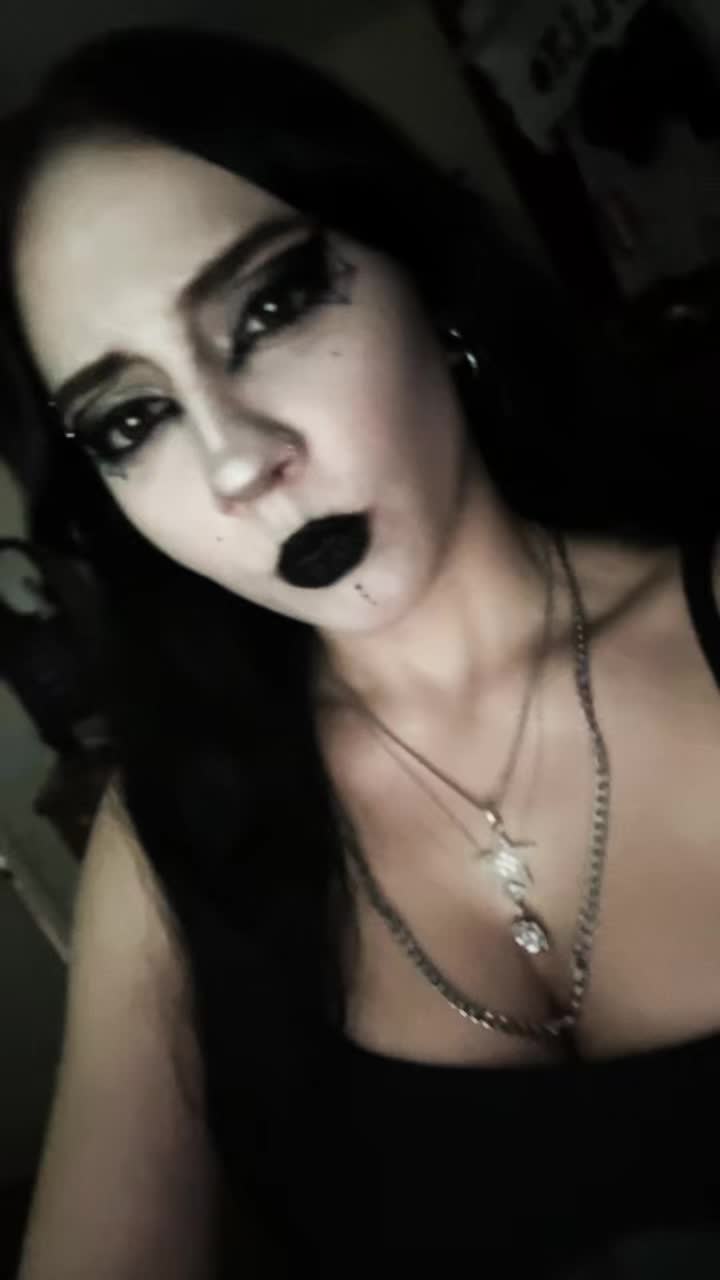 @Lilly 🖤🦇