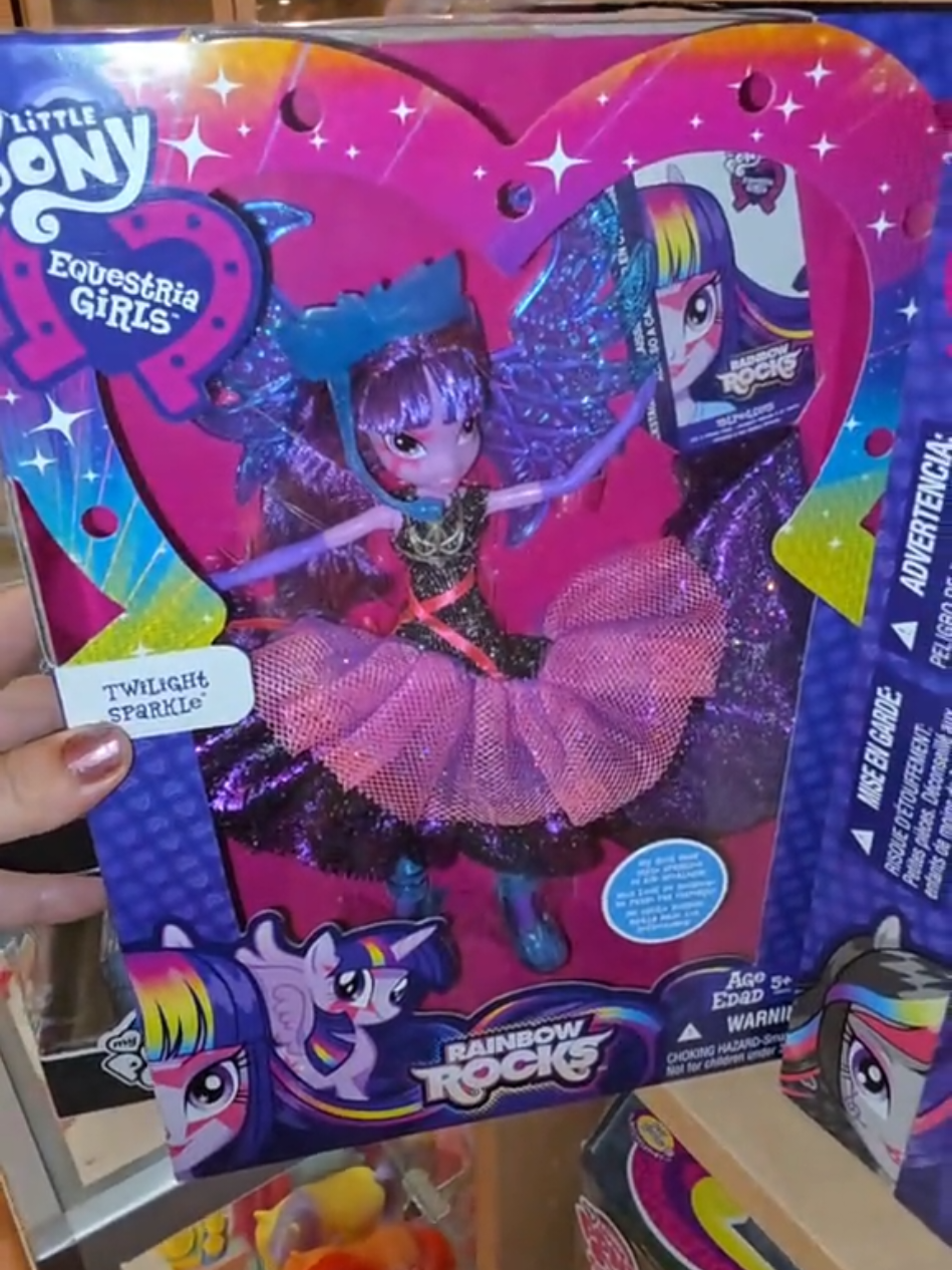 @MLP Museum:Queen of the Ponies