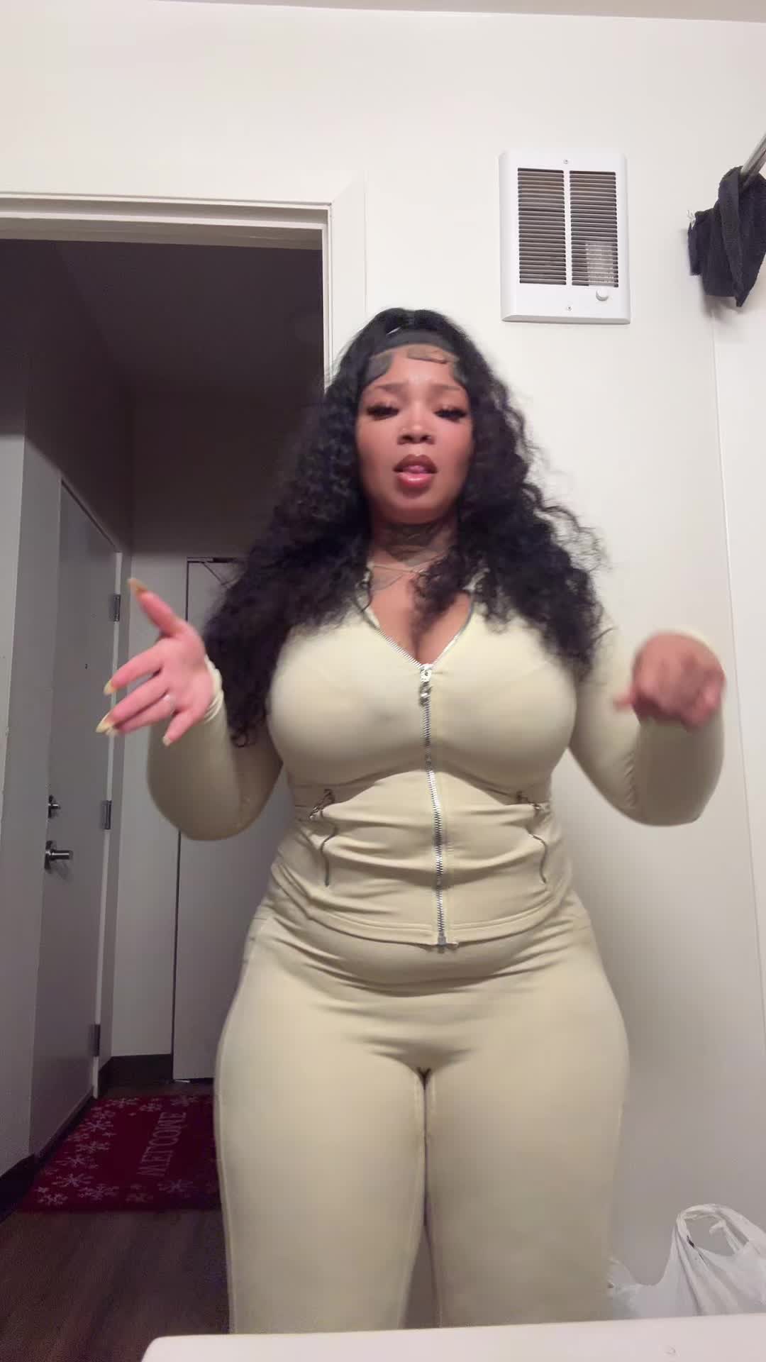 @EssieBabyyy