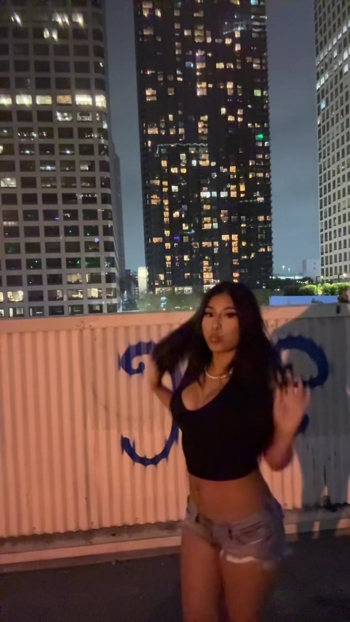 @⃟