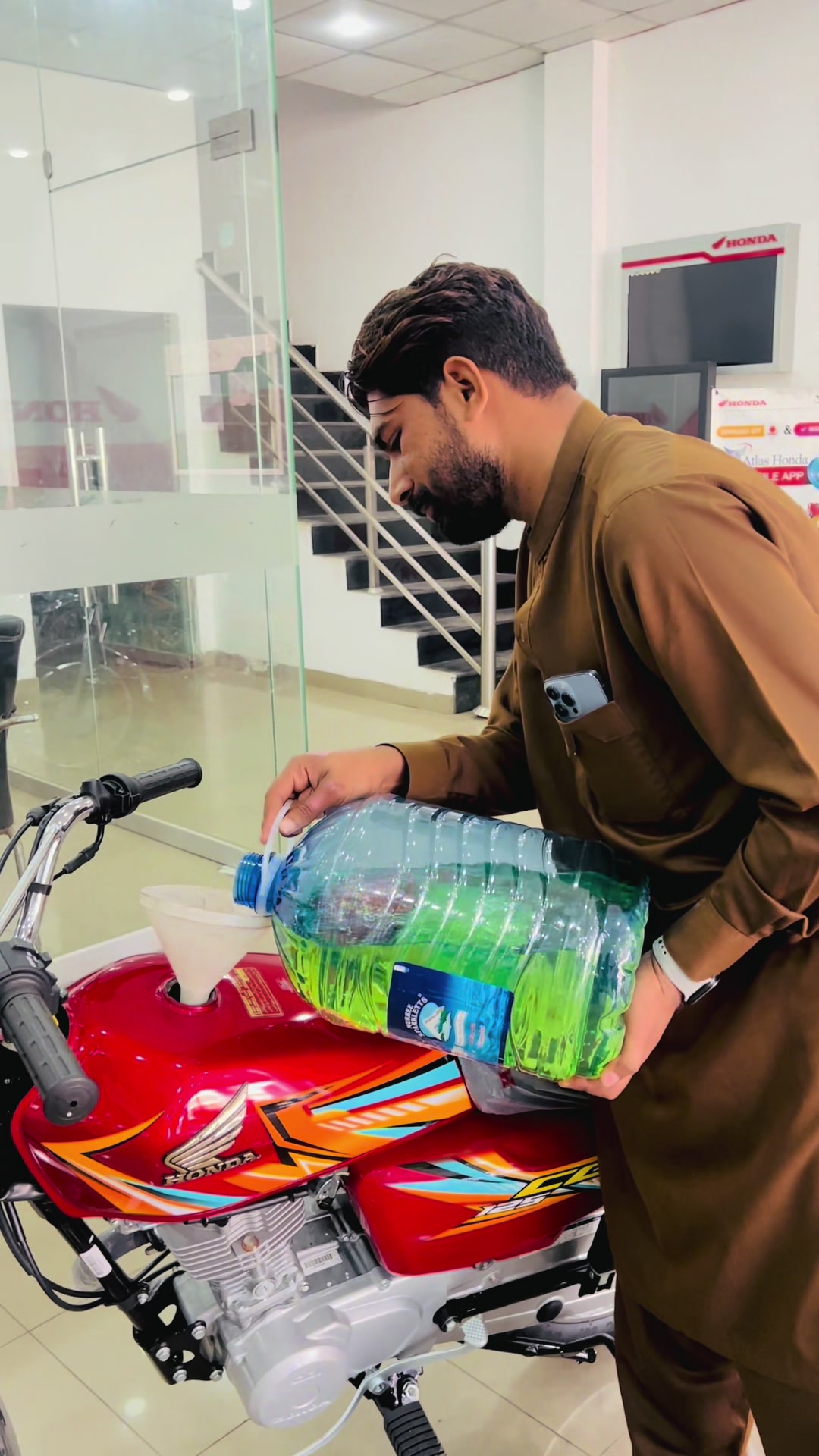 @❤️علی بھائی ہنڈا شوروم والے ❤️