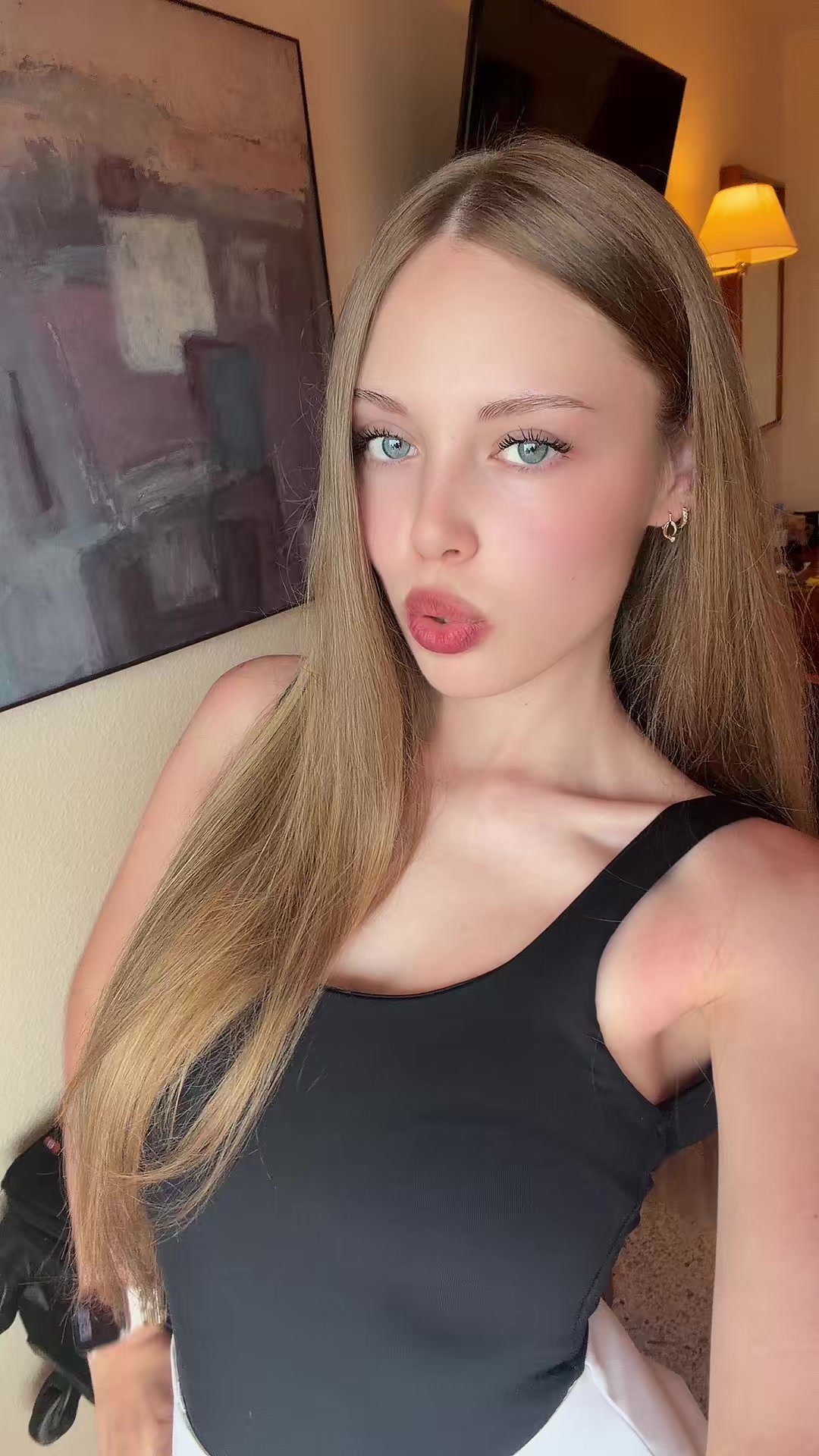 @👾