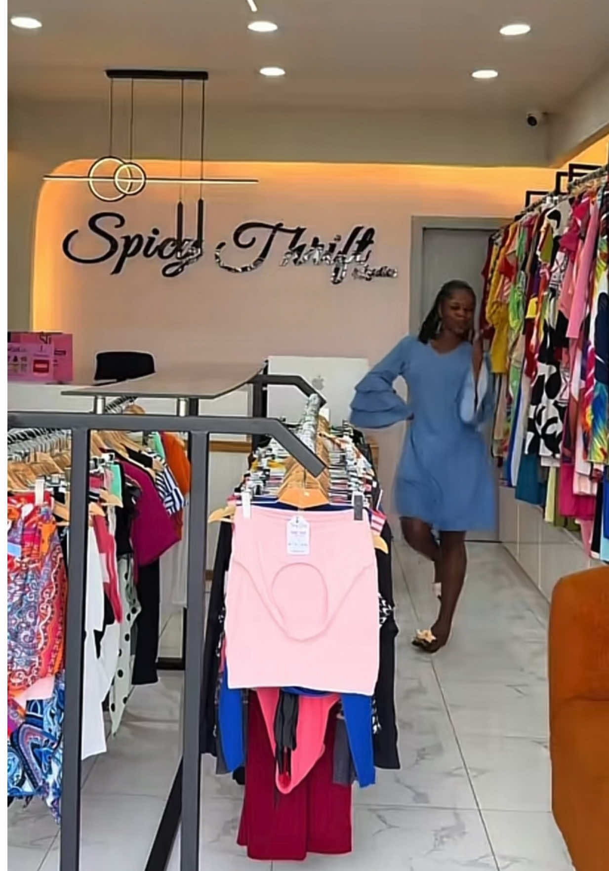 @haythefurnisher 🇬🇭