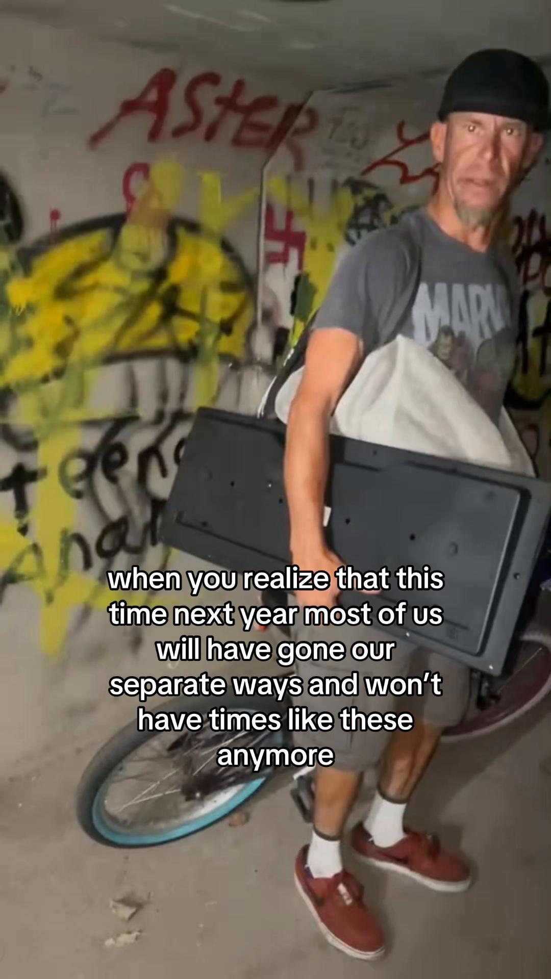 @🕺