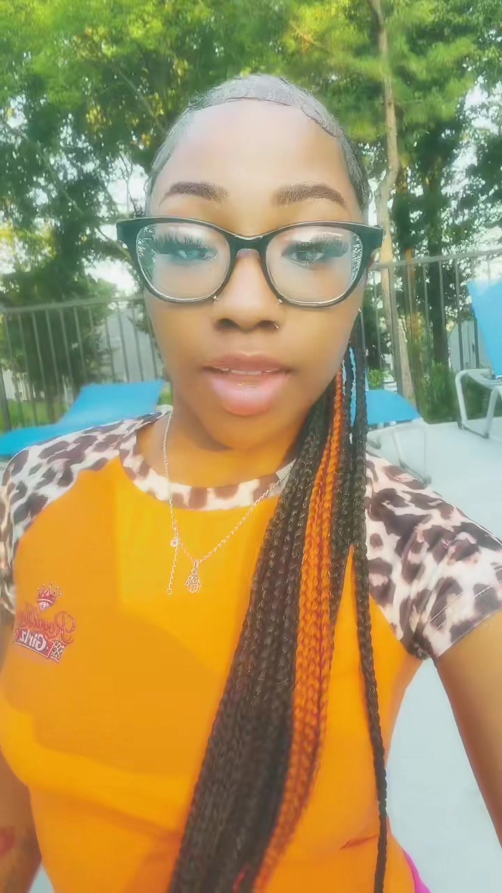 @♕..
