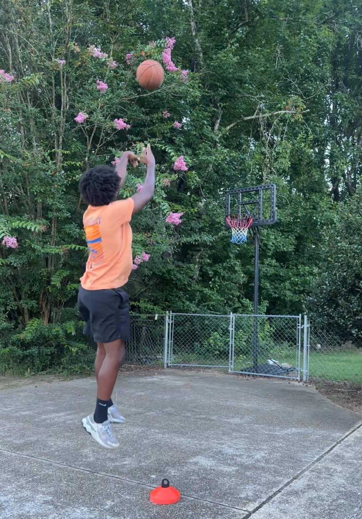 @modern.hoops